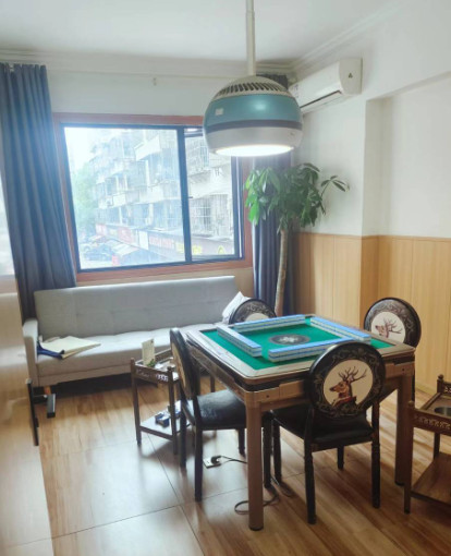 茶馆低价转让，带厨房，零投入，接受即可盈利